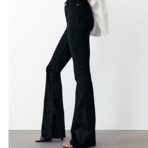 Zara NWT, High Waisted Black Flare Leg Jeans, Size 27 (US 4)